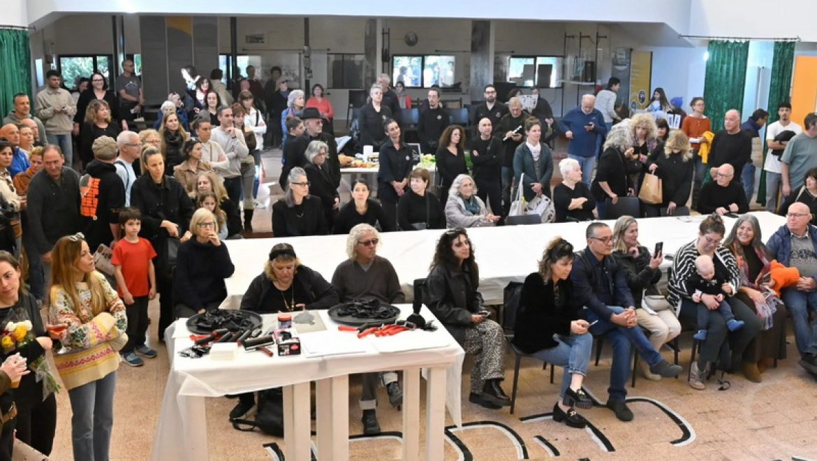 נפתחה תערוכה בעקבות ספר התענוגות של עמוס קינן