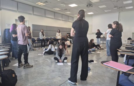 בגרות אקדמית ראשונה ביקנעם לתלמידות ותלמידי מגמת התיאטרון