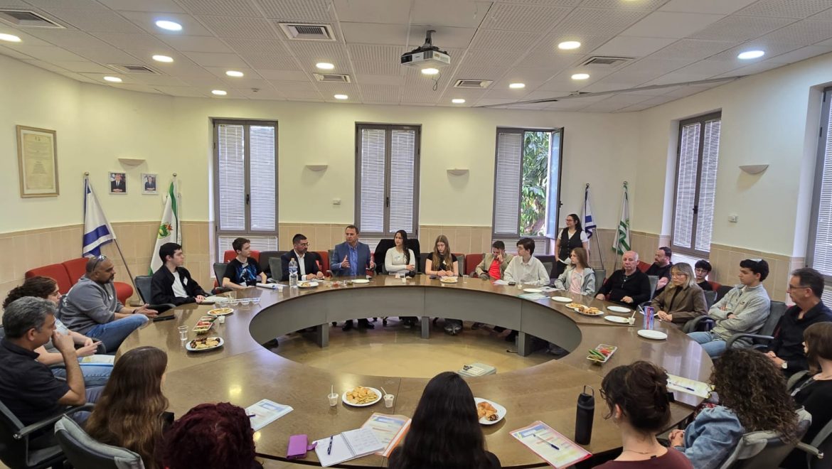 יום לחילופי שלטון ביקנעם – הנוער שולט!