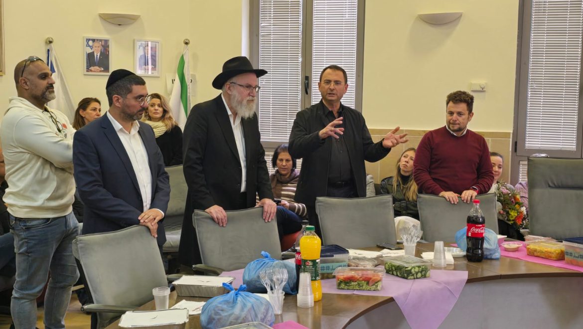 הרמת כוסית מרגשת בעיריית יקנעם