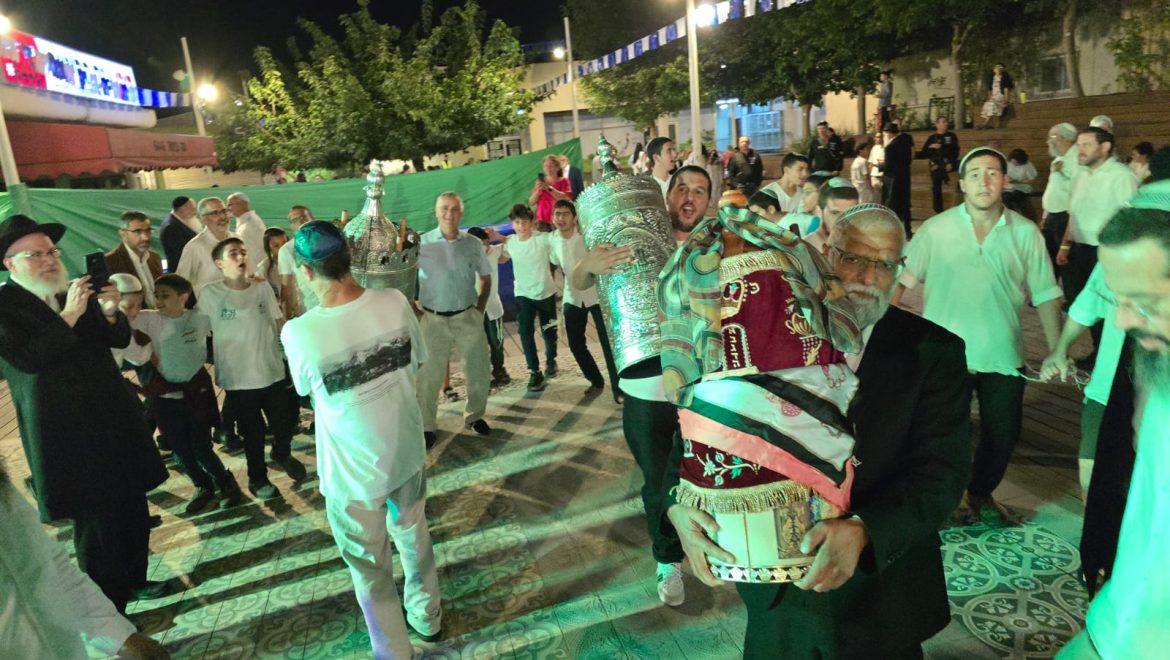 אלפים נהנו מאירועי חג סוכות מרהיבים ברחבי יקנעם