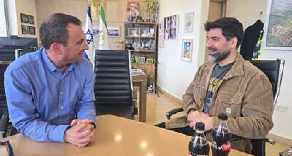 סוגרים את הקיץ בגדול עם מופע ענק של רותם כהן ורוני דלומי